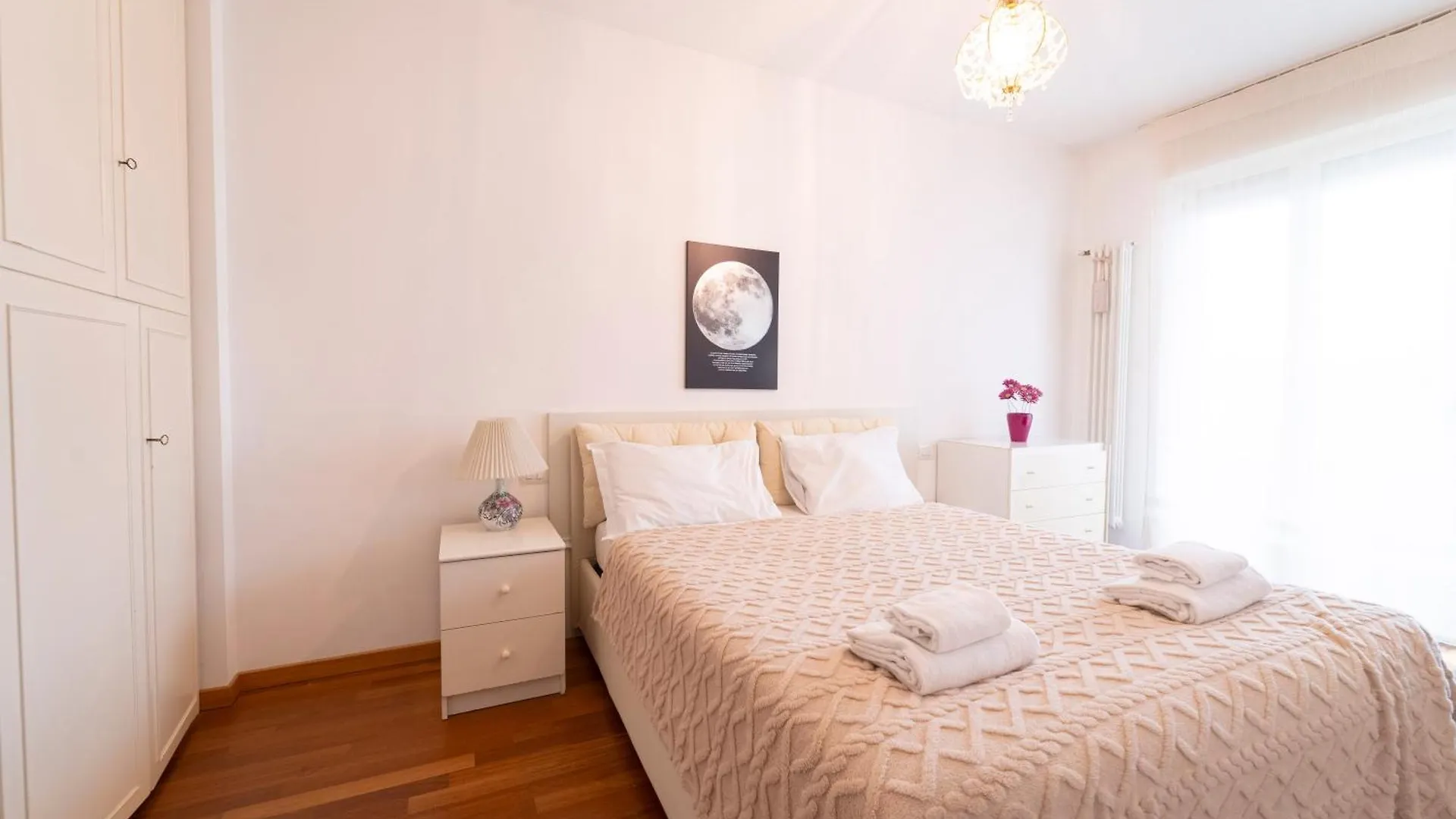 I Host Apartment - Adamello 8 Milánó 0*,